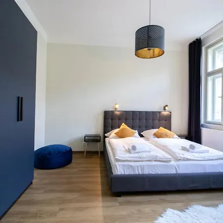 Elegantna Prostorna Stanovanja V Centru Ljubljane Apartment